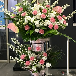 ボリュームや内容により価格が変わります。 1段／15,000円+税～、2段／20,000円+税～